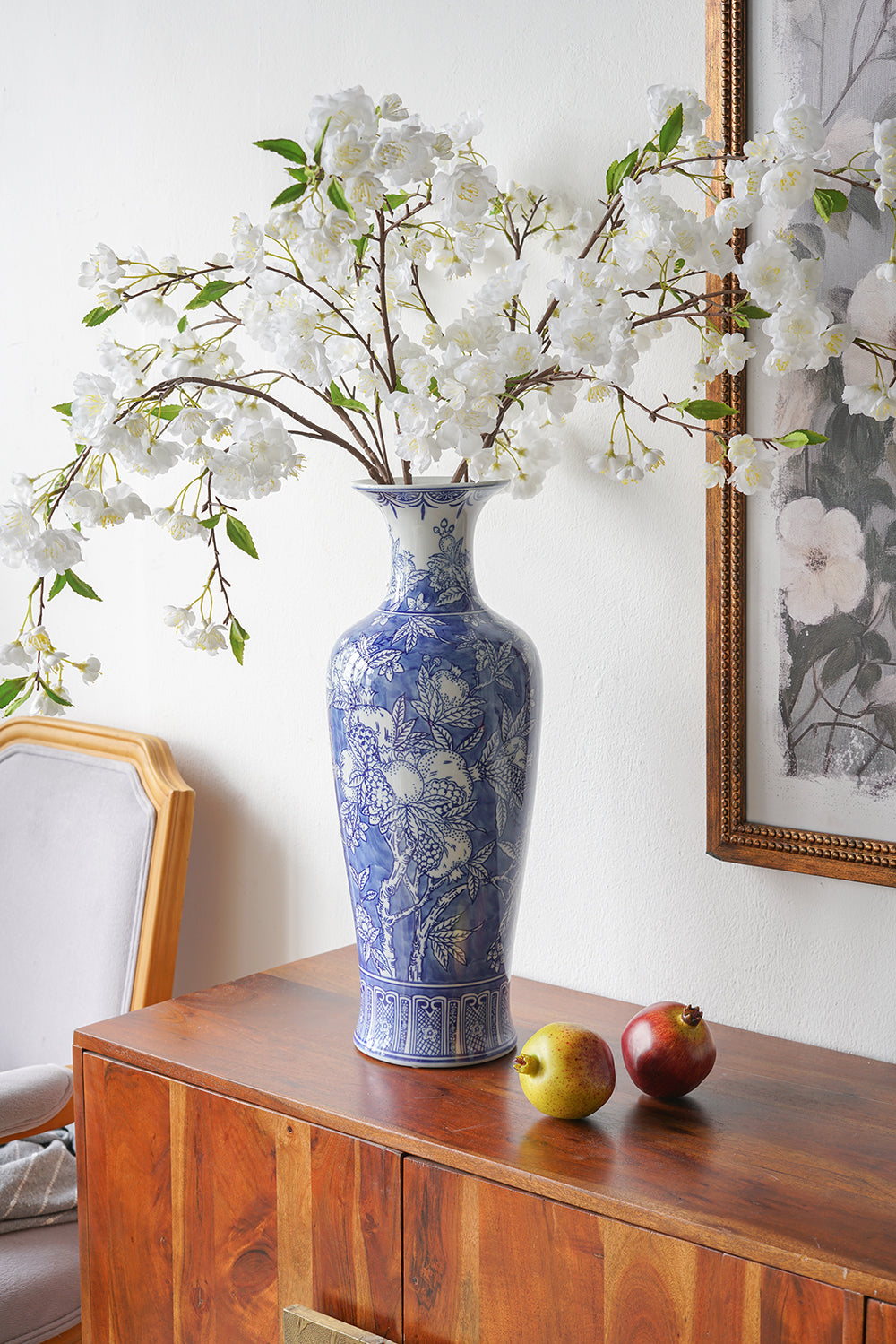 D7.7x20.3' Blue And White Porcelain Vase